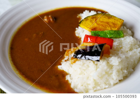 Vegetable curry rice 105500393