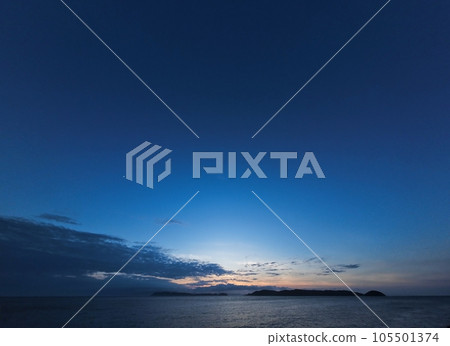 Summer evening sky with various clouds / super wide angle / sky mainly / 230723pm 105501374