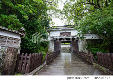 Obi Castle surrounded by fresh greenery Obi Castle surrounded by fresh greenery 105501576