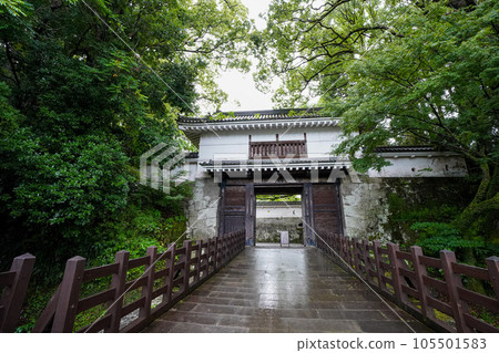 Obi Castle surrounded by fresh greenery Obi Castle surrounded by fresh greenery 105501583