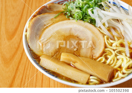 美味的拉麵中國麵條 美味的拉麵中國麵條 105502398