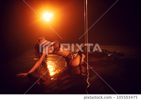 Pole dance woman Pole dance woman 105503475