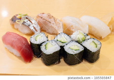 Delicious nigiri sushi Delicious nigiri sushi 105503847