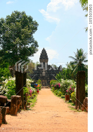 Bakong temple in Roluos Bakong temple in Roluos 105503903