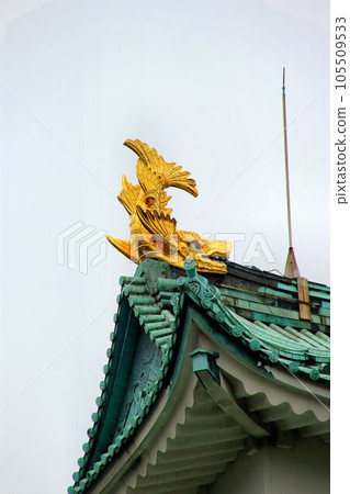 A golden killer whale decorates the roof of the castle tower...Nagoya Castle A golden killer whale decorates the roof of the castle tower...Nagoya Castle 105509533