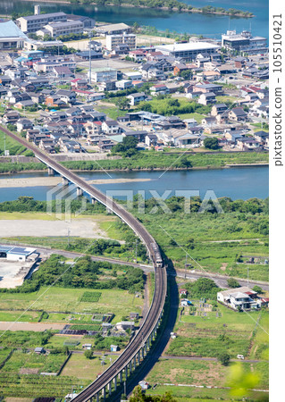 [Kise main line] Local train crossing the Choshi River 105510421