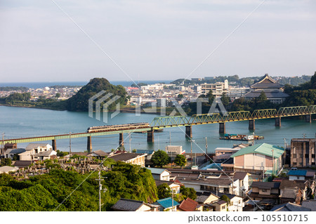 [Kise Main Line] Limited Express Nanki Crossing the Kumano River Bridge 105510715