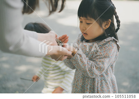 child, whelp, younger 105511058