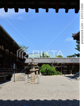 從走廊看法隆寺東院伽藍境內 105511880