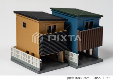 Image of ready-made house with shed roof Image of ready-made house with shed roof 105511952