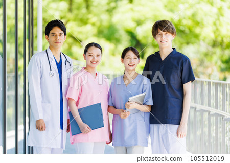 Image of medical staff 105512019