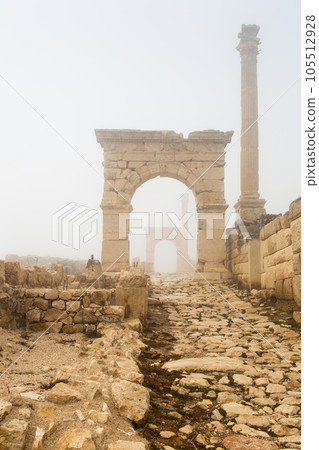 Arched honorific emperor gates at ruins of Sagalassos, Turkey Arched honorific emperor gates at ruins of Sagalassos, Turkey 105512928
