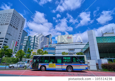 神奈川縣川崎市川崎區站前本町JR川崎站東口方向 105514236