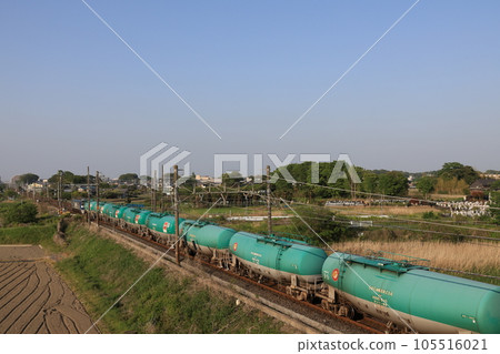 Fuel mail freight train pulled by EF210 Momotaro running on the JR Utsunomiya Line 105516021