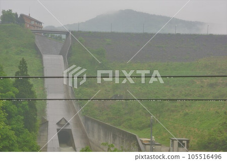 Embankment body and emergency spillway of Oya Dam Embankment body and emergency spillway of Oya Dam 105516496