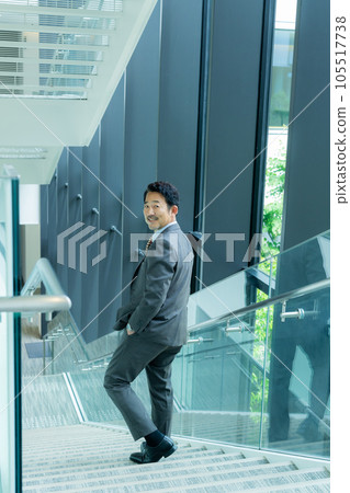 middle businessman middle businessman 105517738