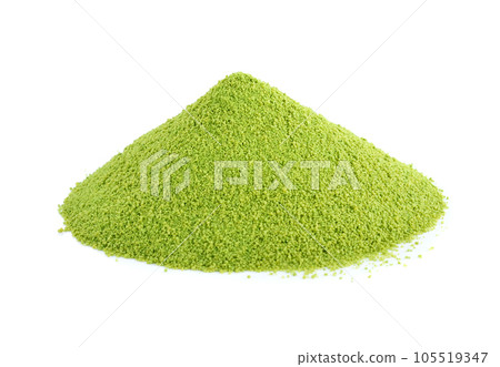 powder green tea isolated on white background 105519347