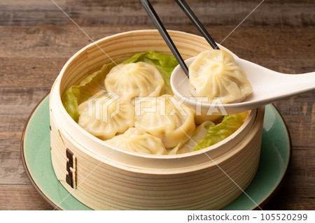 Xiaolongbao Spoon-fried Xiaolongbao Spoon-fried 105520299