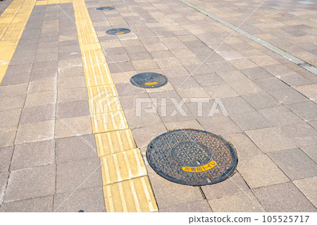 Emergency toilet Manhole Emergency toilet Manhole 105525717