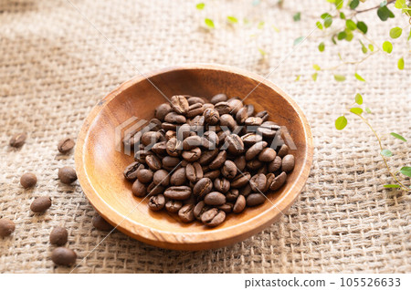 Robusta Coffee Beans from Rwanda 105526633
