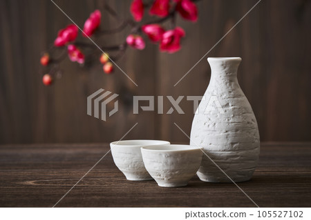 Inoguchi and Tokkuri Sake image Kobai Inoguchi and Tokkuri Sake image Kobai 105527102