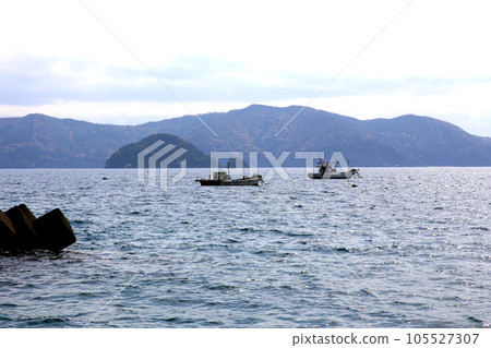 Wakasa, Wakasa Yuko, Yushi Beach, Fukui Prefecture, Wakasa Town, Sakura and Wakasa, Fishing boat, Squid fishing boat, Wakasa Bay, Sea of Japan, Tsunegami Peninsula 105527307