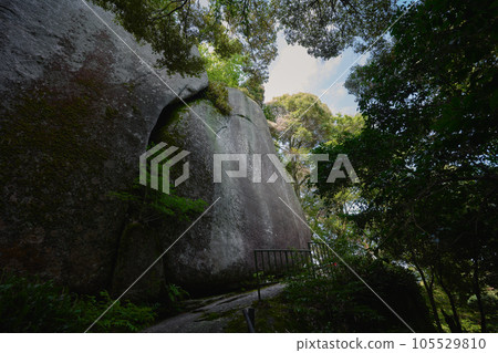 Empty-boat Polished Buddha 105529810