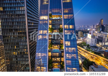 Aerial view of Ploenchit road by night in Bangkok Downtown, financial district and business center 105531289