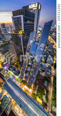 Aerial view of Ploenchit road by night in Bangkok Downtown, financial district and business center 105531292