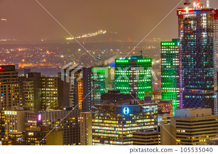 Night view of Montreal (Kondia Ronque) Night view of Montreal (Kondia Ronque) 105535040