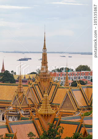 Aerial view of the Royal Palace in Phnom Penh 105535867