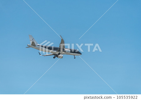 【Starflyer飛機準備從城南島海濱公園上空降落】 105535922