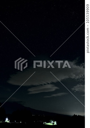 Hakushu Town, Hokuto City, above the Yatsugatake mountains 105539909