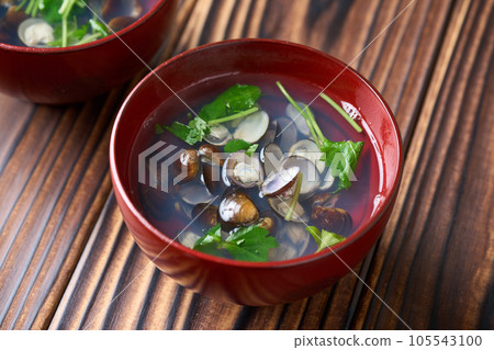 Clam soup  105543100