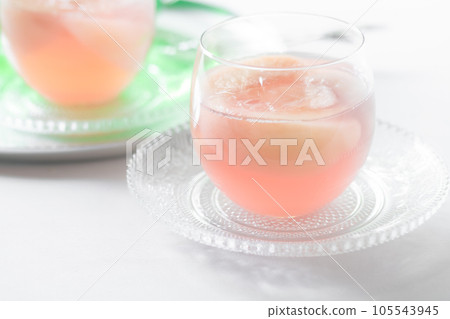 夏日零食時間，手工蜜桃果凍和哈密瓜蘇打水 105543945