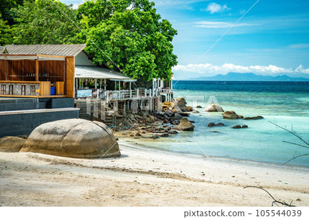 Beach bar and restaurant on haad tien beach, shark bay, koh tao, Thailand Beach bar and restaurant on haad tien beach, shark bay, koh tao, Thailand 105544039