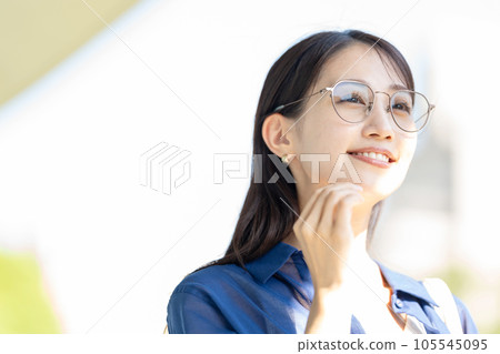 Businesswoman wearing eyeglasses Businesswoman wearing eyeglasses 105545095