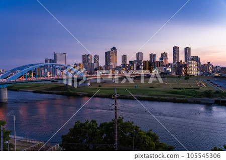 「神奈川縣」武藏小杉塔宅邸夜景 / 從多摩川河床眺望 105545306