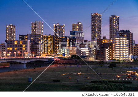 "Kanagawa Prefecture" Night view of Musashi Kosugi Tower Mansion / From the riverbed of the Tama River "Kanagawa Prefecture" Night view of Musashi Kosugi Tower Mansion / From the riverbed of the Tama River 105545321