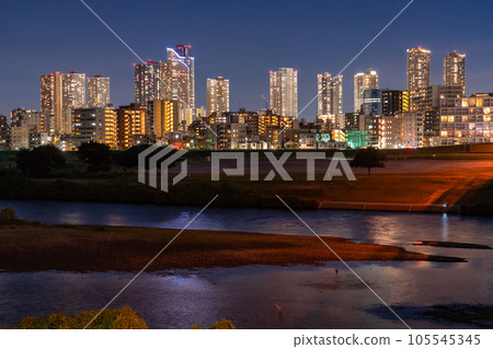 "Kanagawa Prefecture" Night view of Musashi Kosugi Tower Mansion / From the riverbed of the Tama River "Kanagawa Prefecture" Night view of Musashi Kosugi Tower Mansion / From the riverbed of the Tama River 105545345