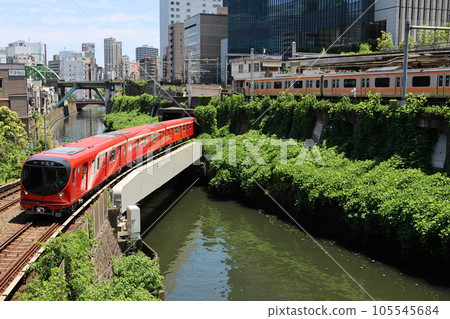 御茶水站：中央線E233系、總武線E231系、丸之內線2000系、東京都神田川區、千代田區、文京區 105545684