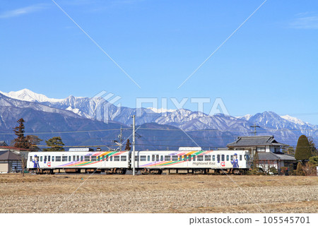 松本電鐵Kamikochi線在冬天 105545701