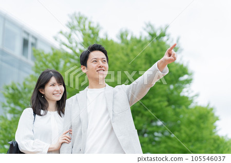 Smile couple / couple Smile couple / couple 105546037