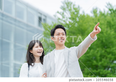 Smile couple / couple Smile couple / couple 105546038