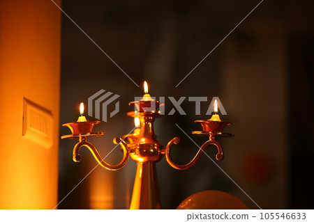 candle light in church 105546633