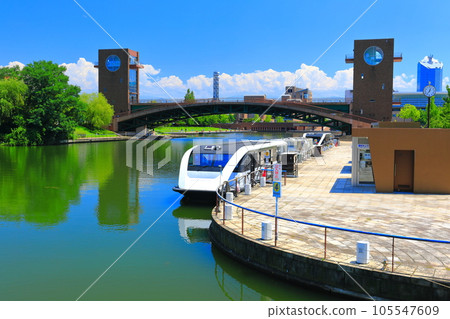 [富山縣] 晴天時在富岩運河環水公園的水上巴士 105547609