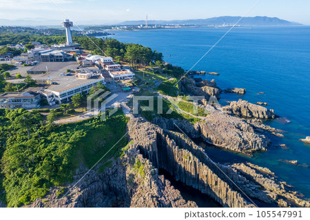 Drone | Aerial view of Tojinbo, a sightseeing spot with summer blue skies and precipitous cliffs from the sea | Sakai City, Fukui Prefecture Drone | Aerial view of Tojinbo, a sightseeing spot with summer blue skies and precipitous cliffs from the sea | Sakai City, Fukui Prefecture 105547991