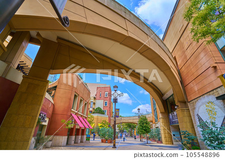 Heading east on Cinecitta Street, an Italian-style town in Kawasaki Ward, Kawasaki City, Kanagawa Prefecture 105548896