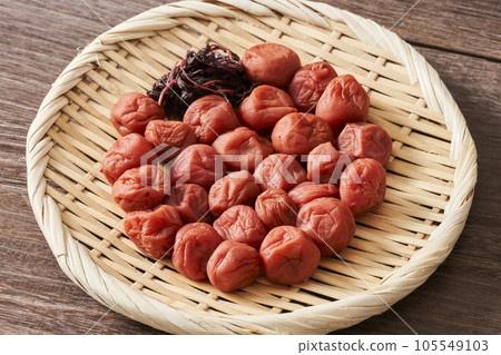 梅干撒在漏勺上 梅干撒在漏勺上 105549103