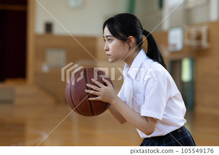 籃球和高中女生 105549176